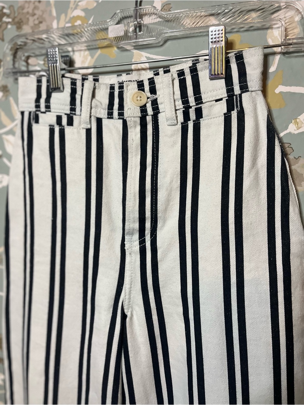 Reformation Logan Ultra High Rise - Wide Leg Striped Jeans - Size 23 - Picture 5 of 8